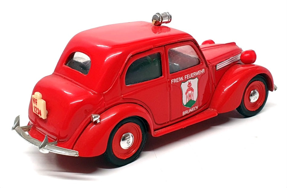 Brumm 1/43 Scale R181 - 1949 Fiat 1100 E Berlina Fire Control Car - Red