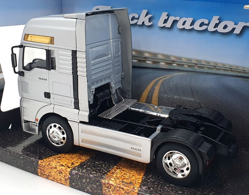 Welly 1/32 Scale Diecast 32640W - MAN TG510A - Silver