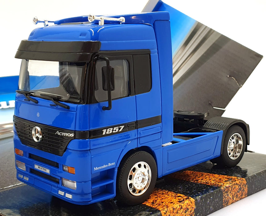 Welly 1/32 Scale 32280W - Mercedes-Benz Actros Transporter - Blue