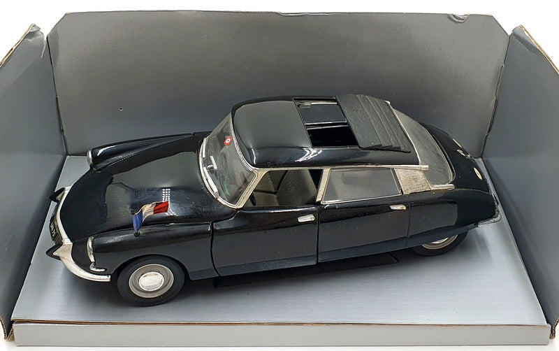 Solido 1/18 Scale Diecast 8035 - Citroen DS Presidentielle 1963 - Black