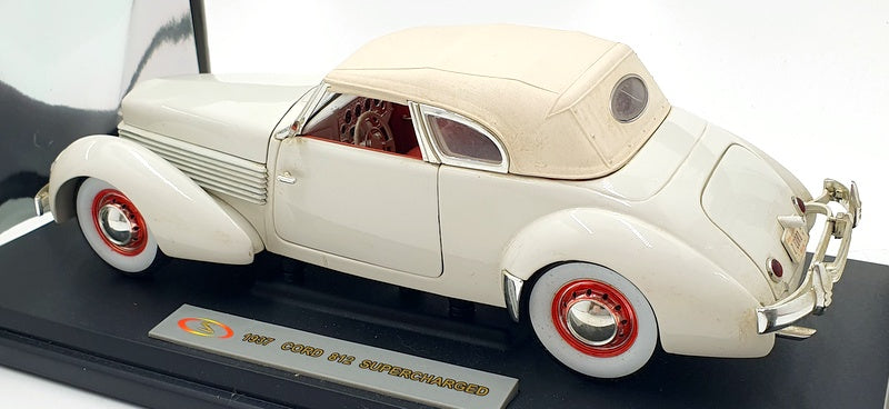 Signature 1/18 Scale Diecast 18112 - 1937 Cord 812 Supercharged - White