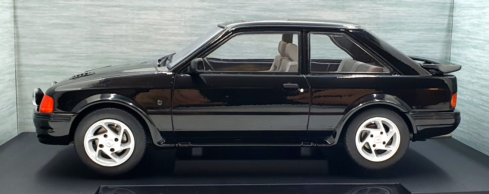 Model Car Group 1/18 Scale MCG18546 - Ford Escort MK IV RS Turbo S2 - Black