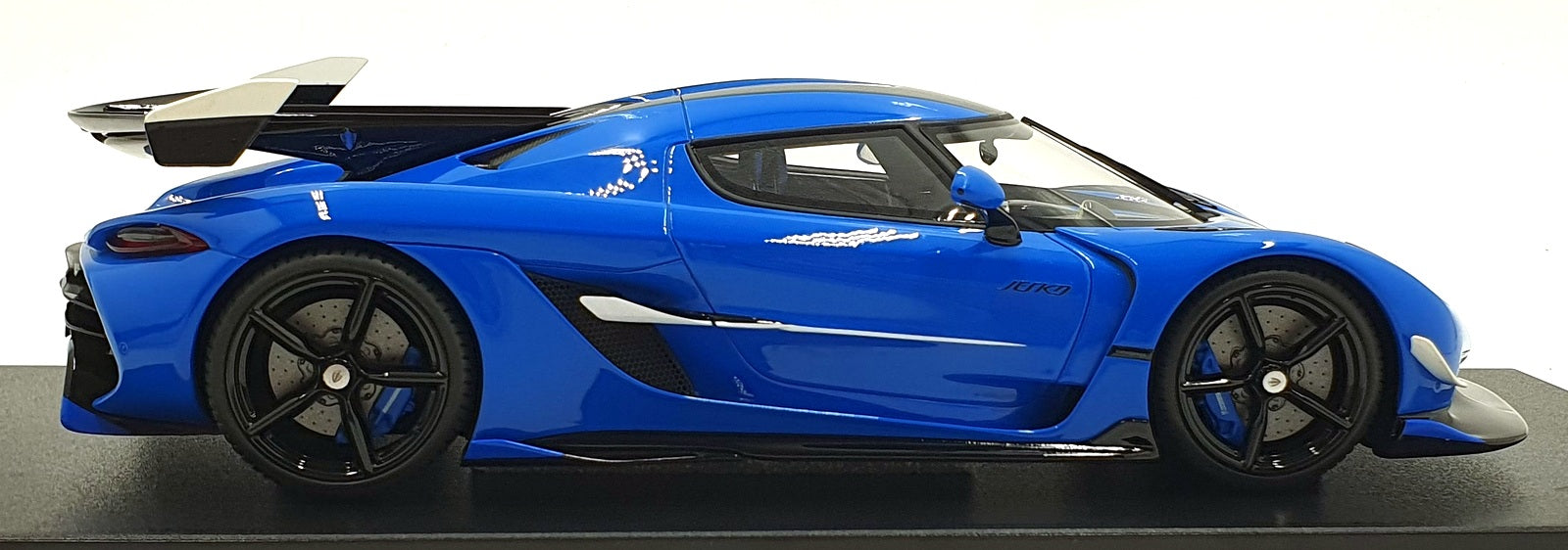 GT Spirit 1/18 Scale Resin GT1002 - Koenigsegg Jesko - Blue