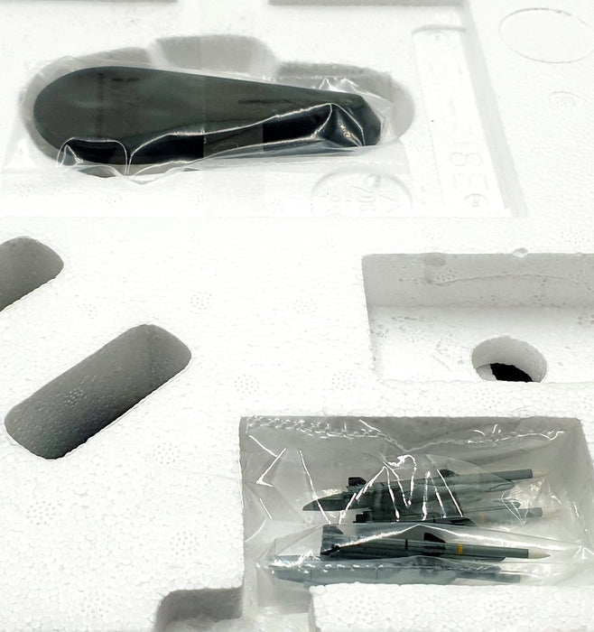 Hobby Master 1/72 Scale HA5126 - F/A-18E Super Hornet Pukin Dogs 2009