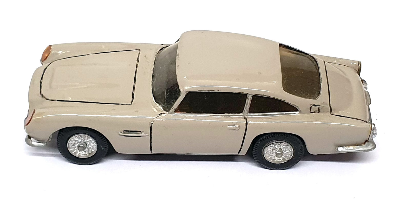 Airfix 1/32 Scale Built Kit AMDB5 - Aston Martin DB5 - Grey