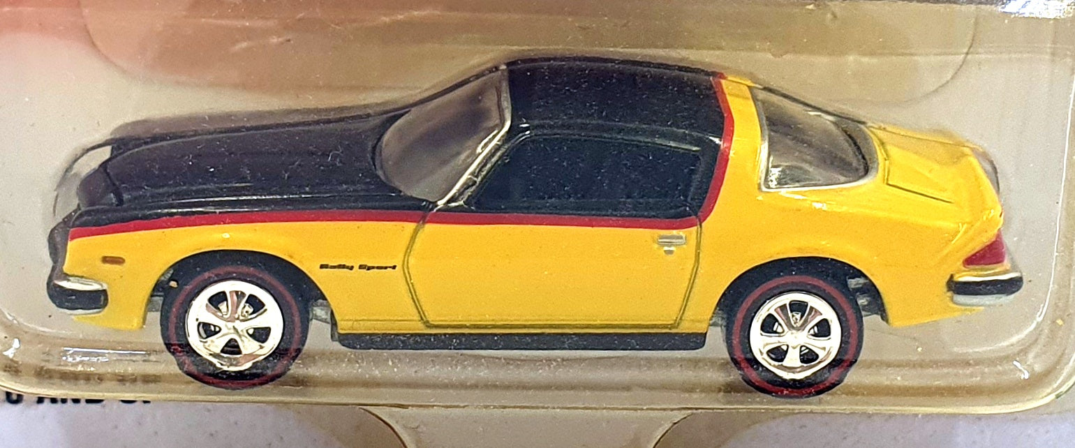 Johnny Lightning 1/64 Scale 992-01 - 1976 Chevrolet Camaro RS - Yellow