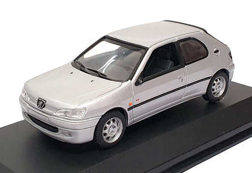 Minichamps 1/43 Scale 430 112800 - 1998 Peugeot 306 2-Door - Silver