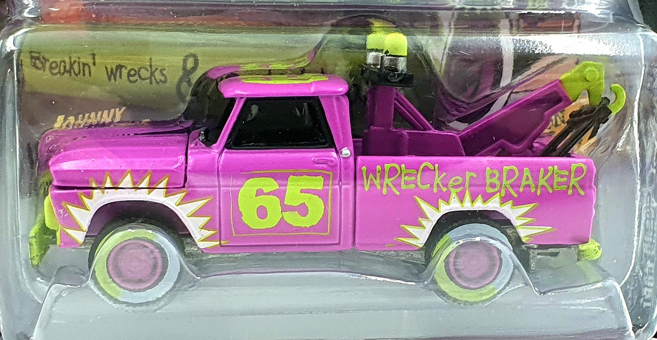 Johnny Lightning 1/64 Scale JLSF022 -1965 Chvevrolet Tow Truck #65 DD