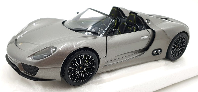 Minichamps 1/18 Scale Diecast 110 060030 - Porsche 918 Spyder 2010 - Met Grey