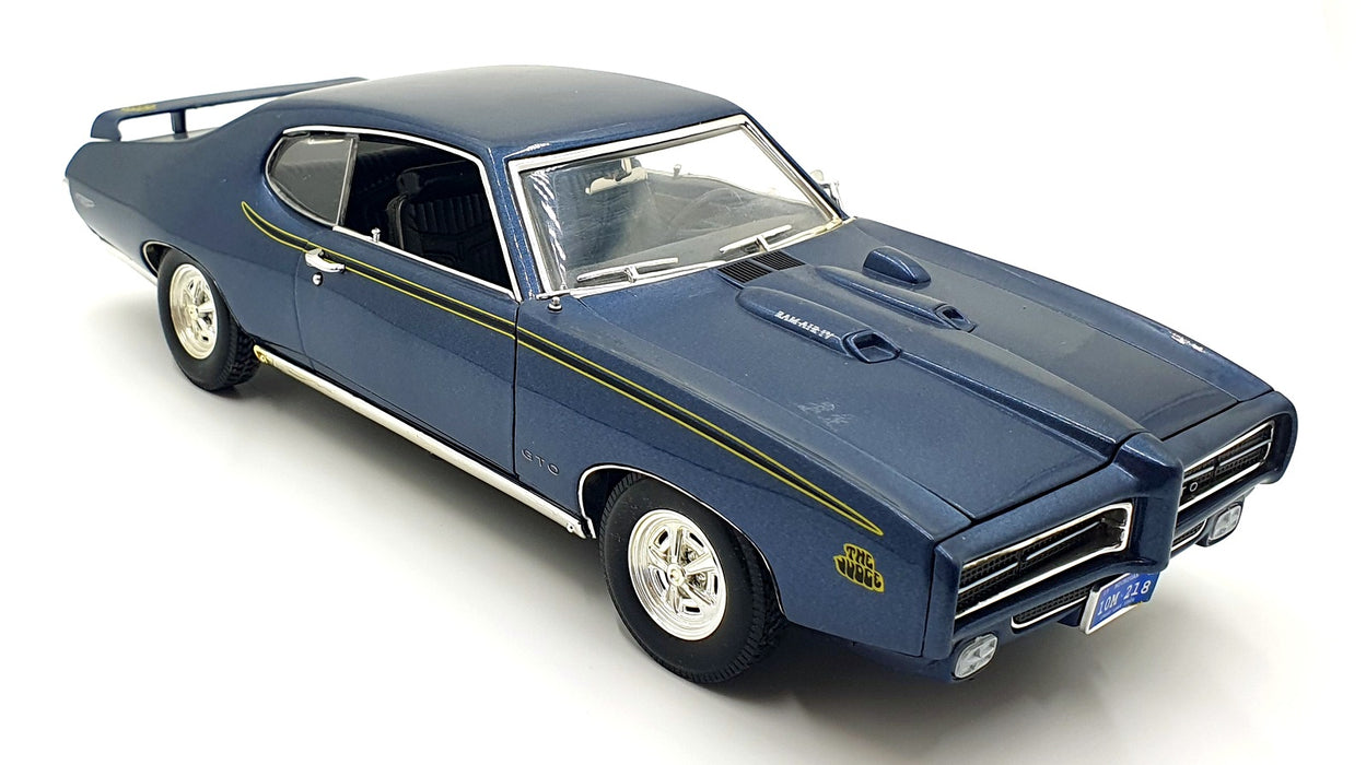 Motor Max 1/18 Scale Diecast 14126Y - 1969 Pontiac GTO The Judge - Blue