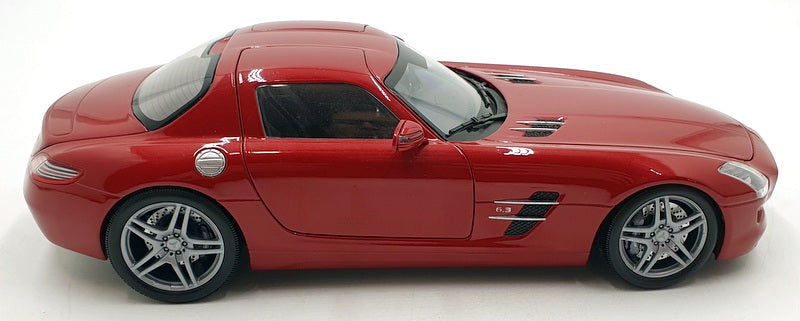 Minichamps 1/18 scale Diecast DC8524K - Mercedes-Benz SLS AMG - Red