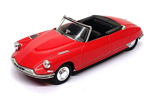 Universal Hobbies 1/43 Scale 310326E - 1961 Citroen DS 19 Cabriolet - Red