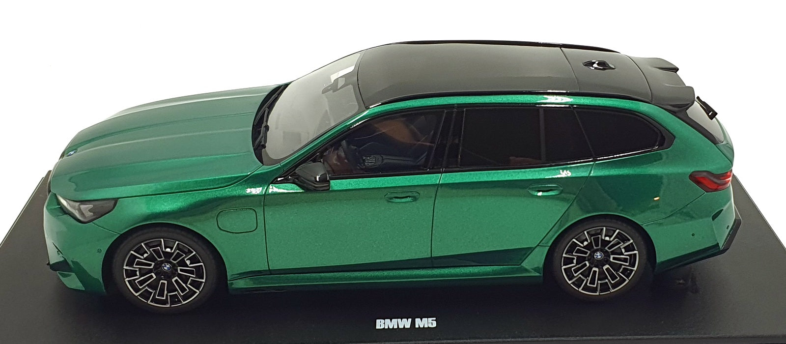 GT Spirit 1/18 Scale Resin GT509 - BMW M5 - Met. Green