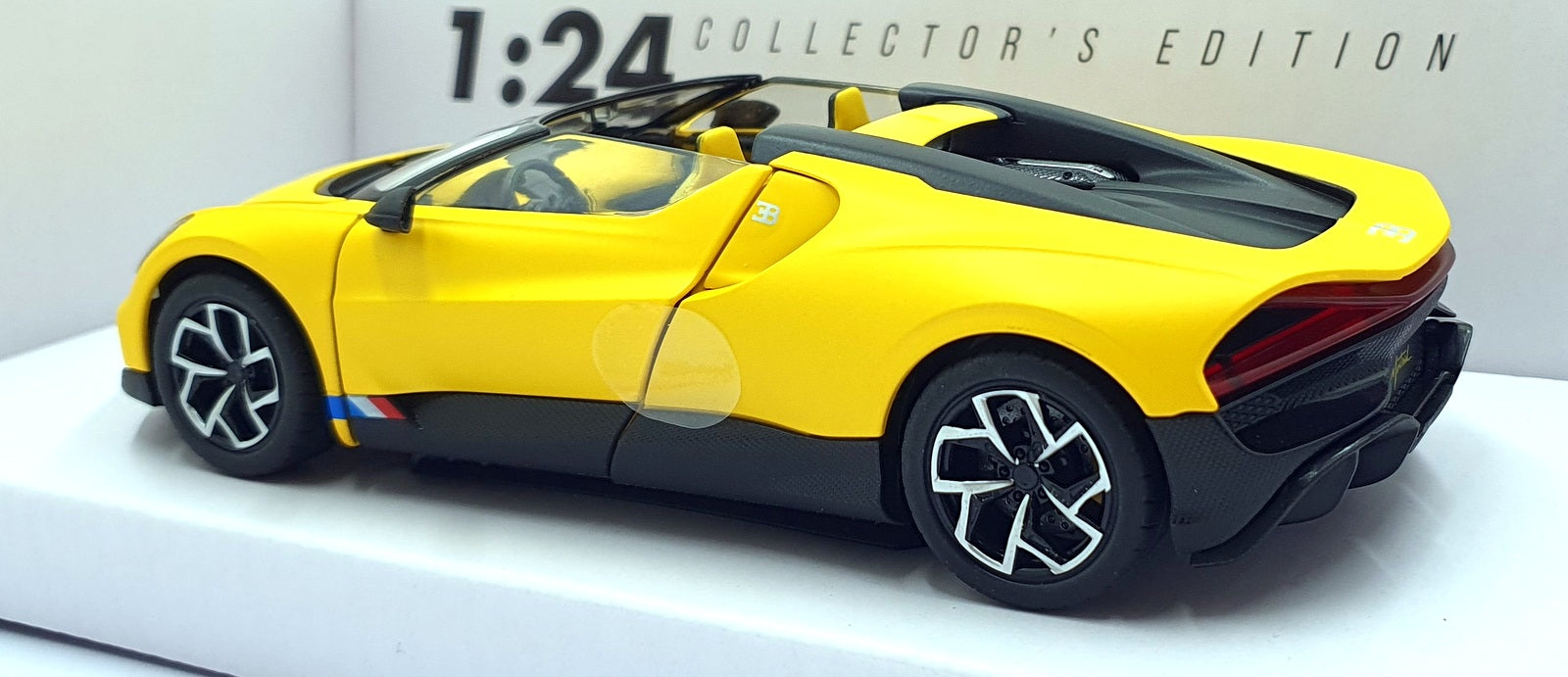 CMJ 1/24 Scale Diecast 124BMYW - Bugatti Mistral - Yellow