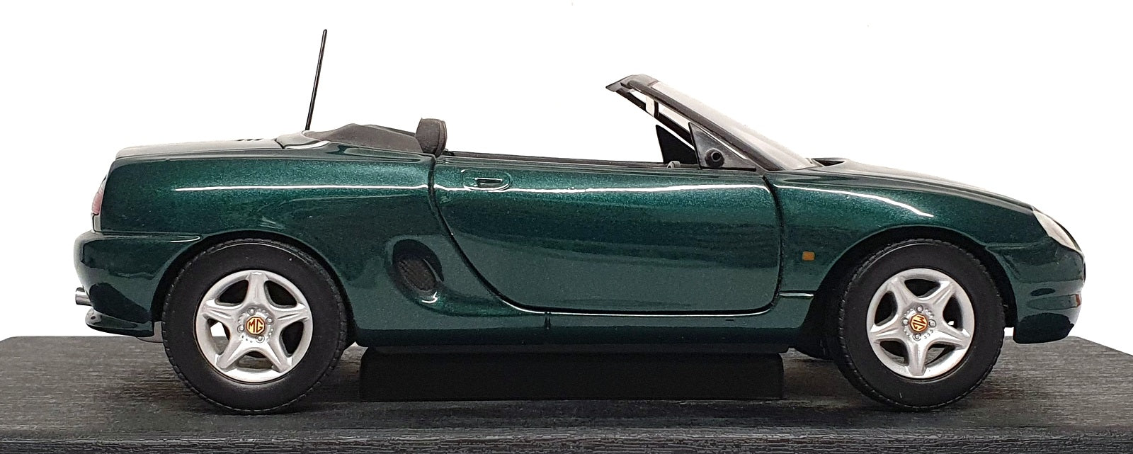 Corgi 1/18 scale Diecast 95102 MG MGF Open Top Metallic British Racing Green