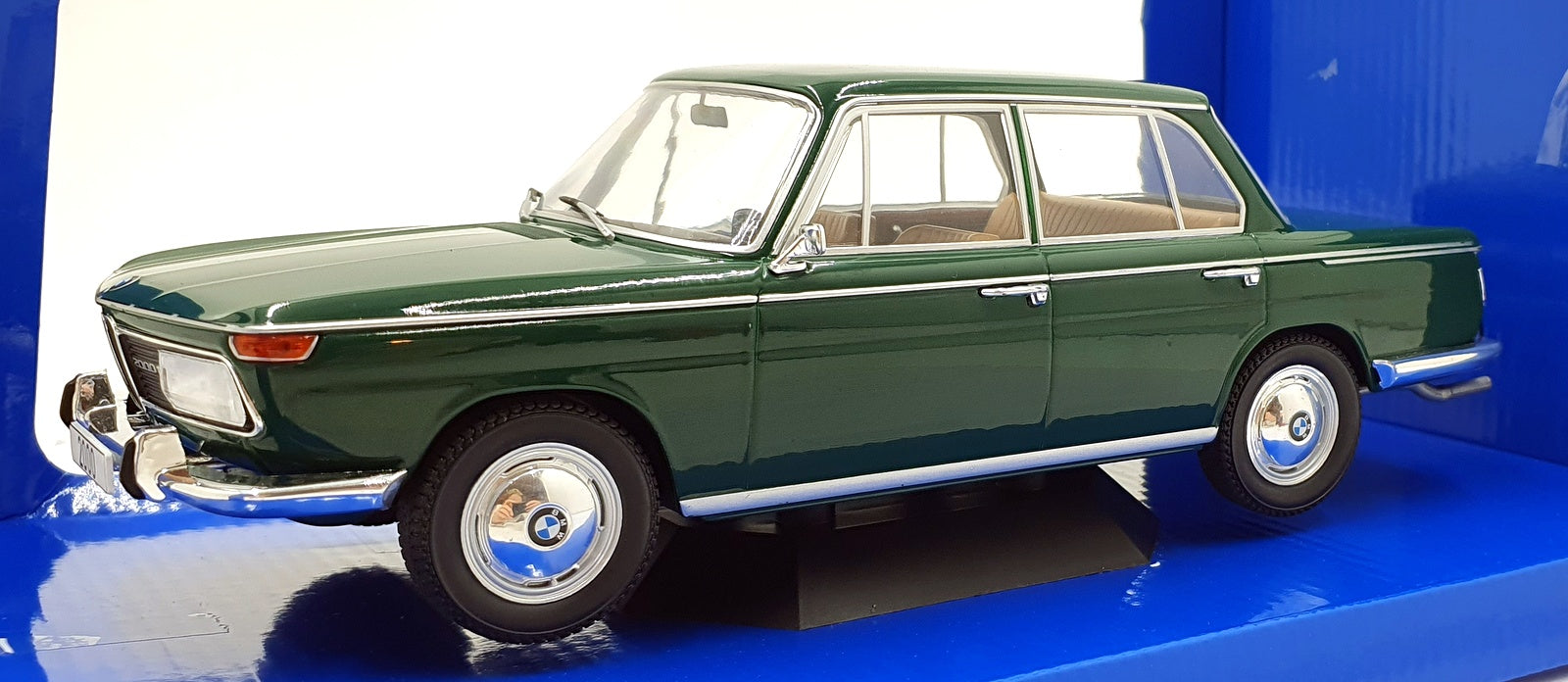 Model Car Group 1/18 Scale MCG18542 - 2000 BMW - Dark Green