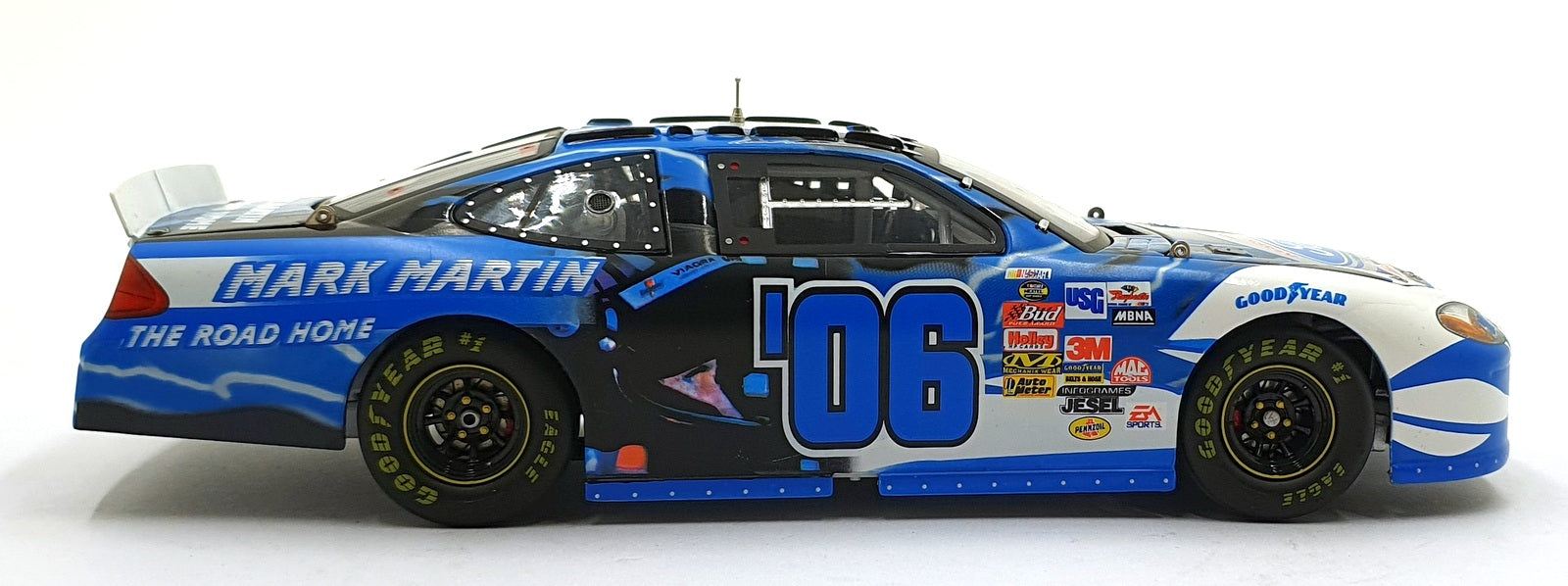 Team Caliber 1/24 Scale M5206197BP - Ford Taurus Nascar #6 Brick Paver - Martin