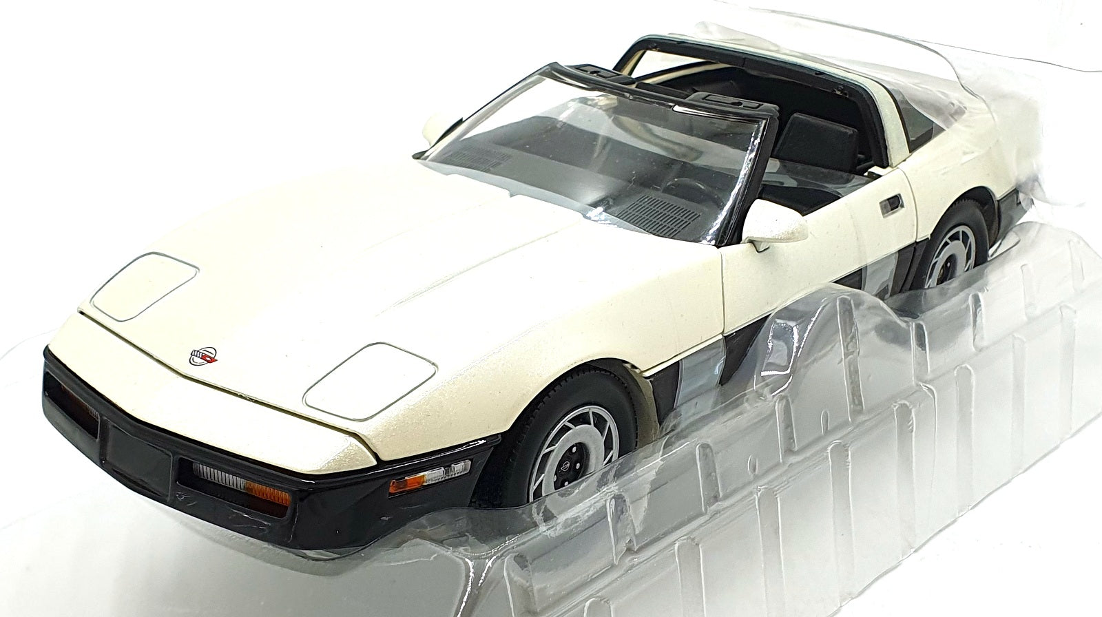 Greenlight  1/18 Scale 13632 - 1986 Chevrolet Corvette - Kalcolm Konner