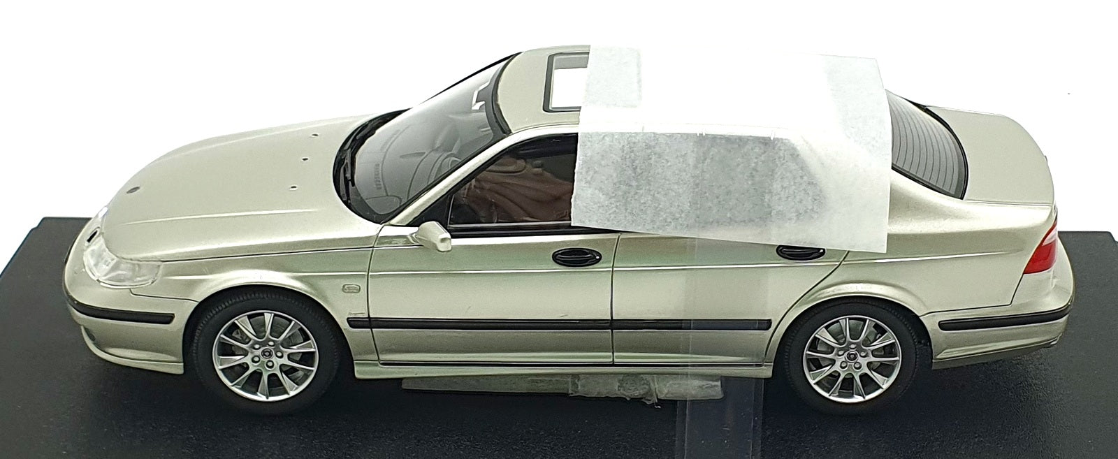 Cult 1/18 Scale Resin CML198-1 - 1997-2005 SAAB 9-5 Turbo Aero - Met. Silver