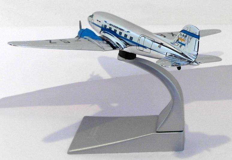Corgi 1/144 Scale AA30007 - Douglas DC-3 - South African Airways Historic