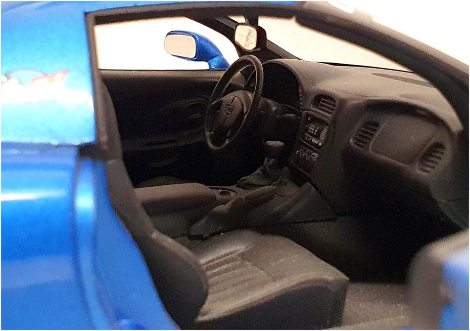 UT Models 1/18 Scale 19723U - Chevrolet Corvette Pace Car - Blue/White