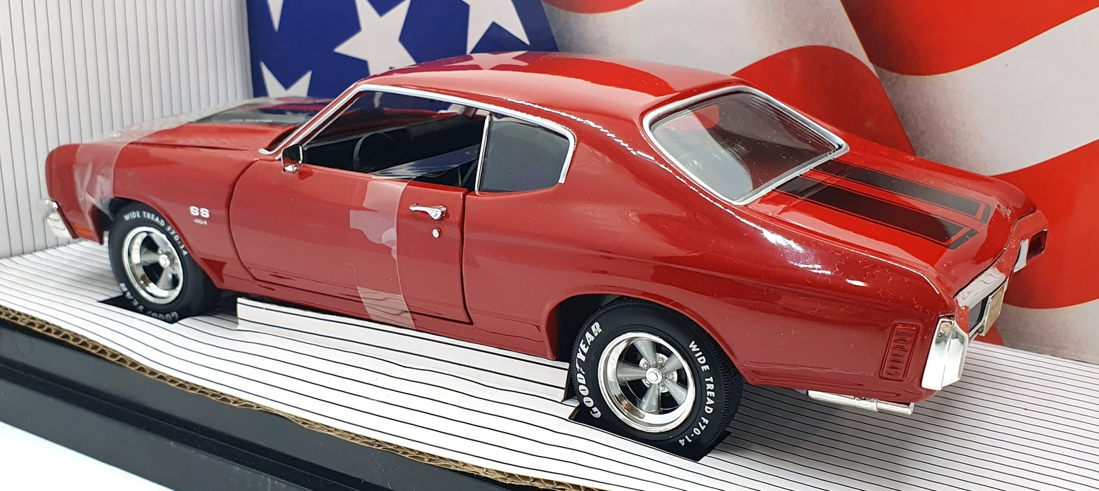 Ertl 1/18 Scale 33567 - 1970 Chevrolet Chevelle SS454 LS6 - Red/Black Stripes