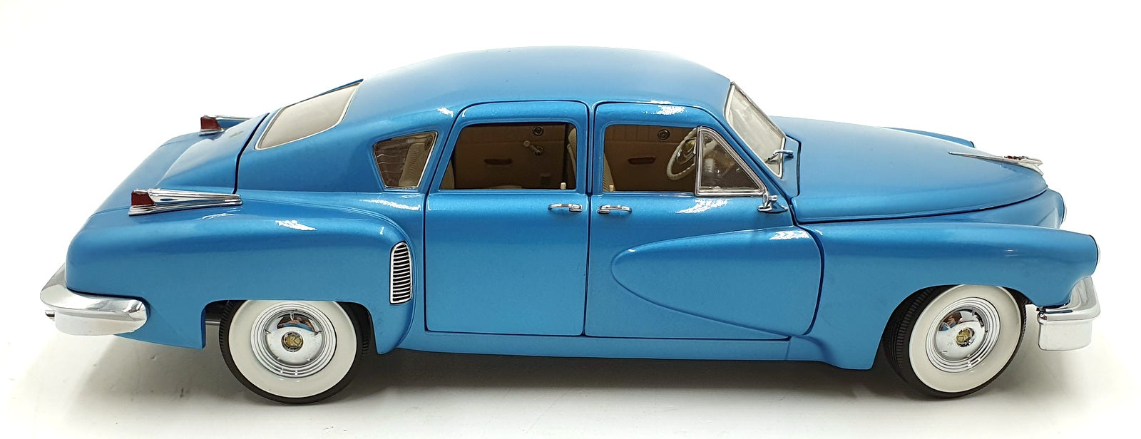 Kyosho 1/18 Scale Diecast 08201B - 1948 Tucker Torpedo - Blue