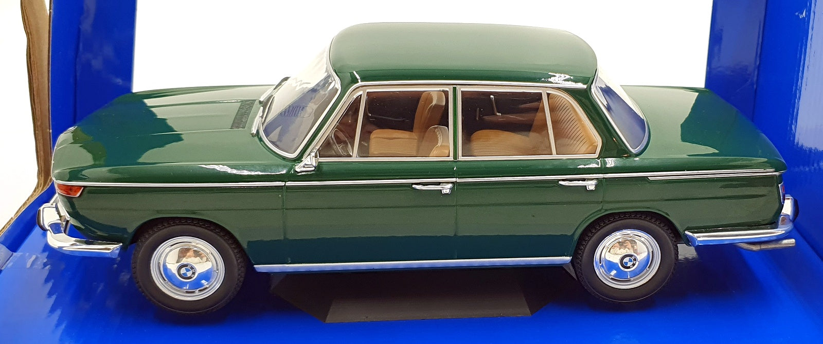 Model Car Group 1/18 Scale MCG18542 - 2000 BMW - Dark Green