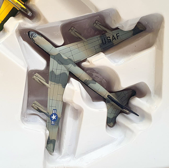 Corgi Diecast CSFS14004 Bombers Of The World 4 Pec Set Avro Boeing (2) Rockwell