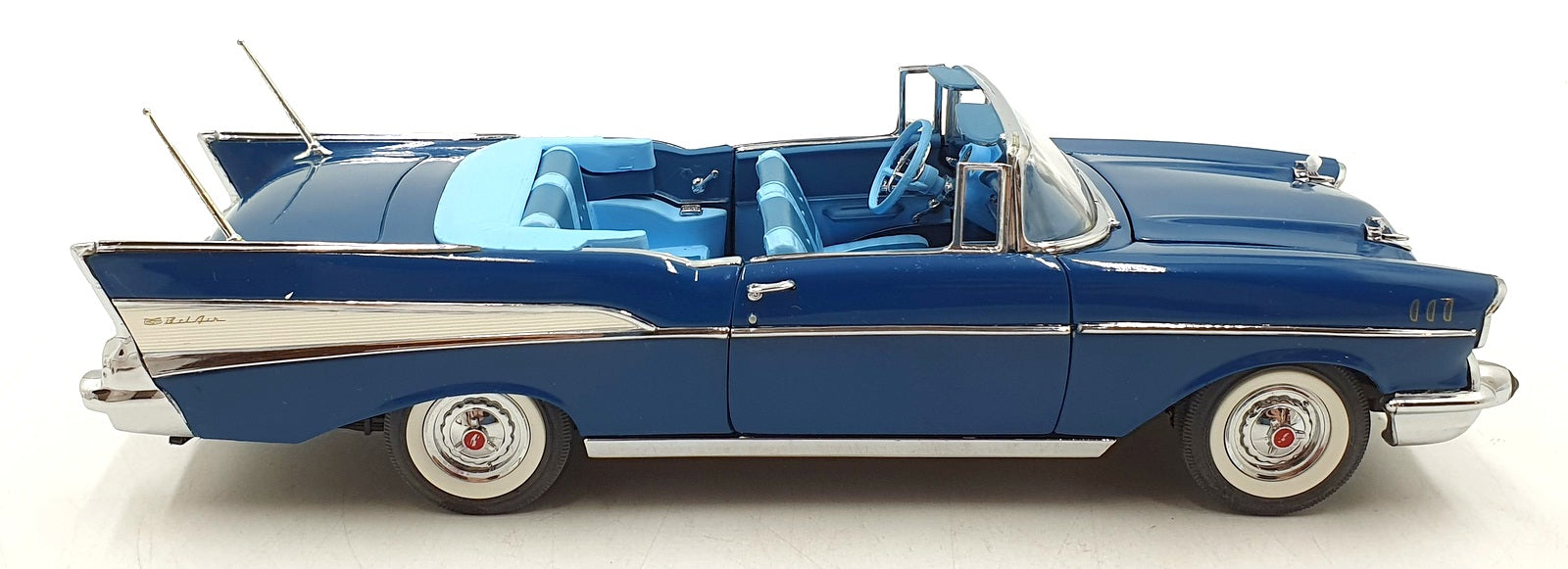 Danbury Mint 1/24 Scale No. 41 - 1957 Chevrolet Bel Air - Blue
