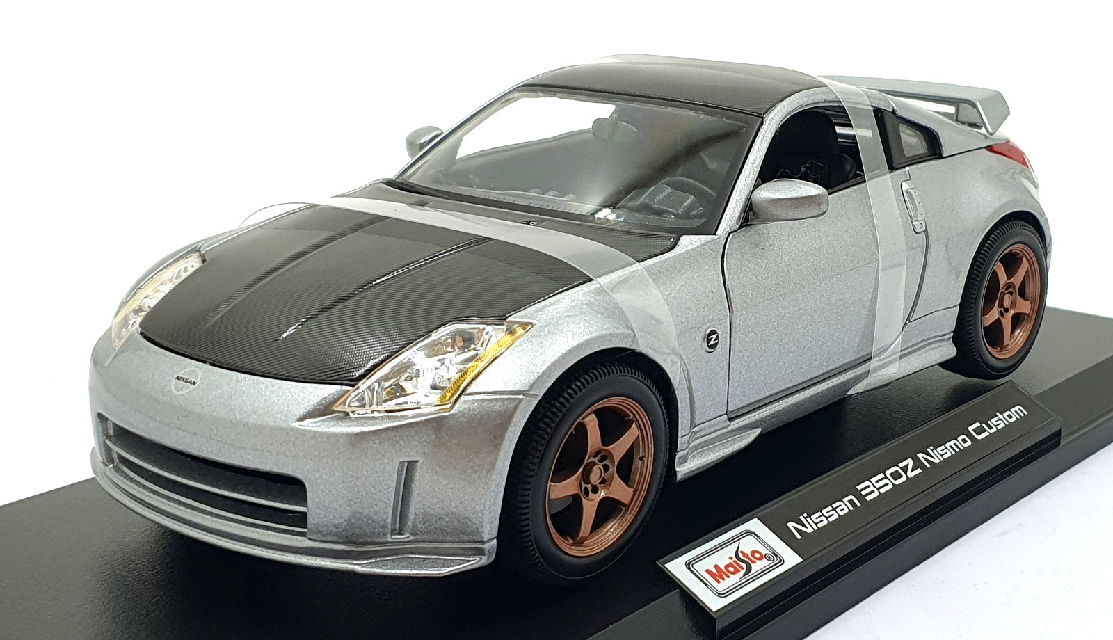 Maisto 1/18 Scale Diecast 46629 - Nissan 350Z Nismo Custom - Silver