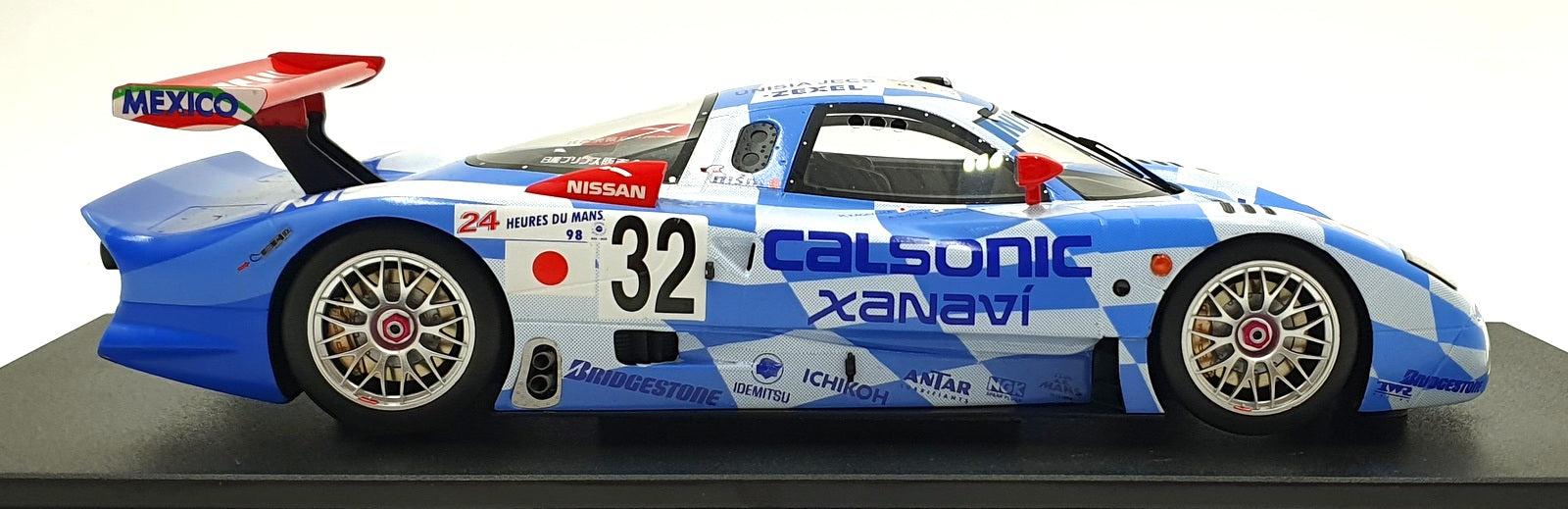 GT Spirit 1/18 Scale Resin GT529 - Nissan R390 GT1 Le Mans 1998 #32