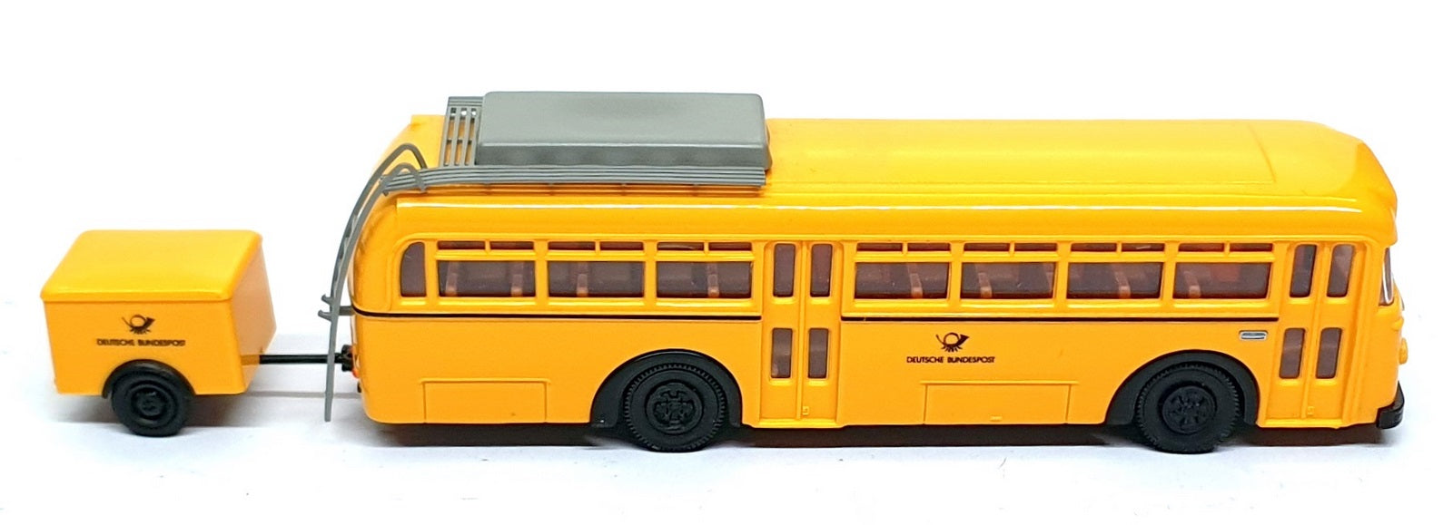 Brekina 1/87 Scale BK01A - Büssing 6500 T Postbus Deutsche Post - Yellow