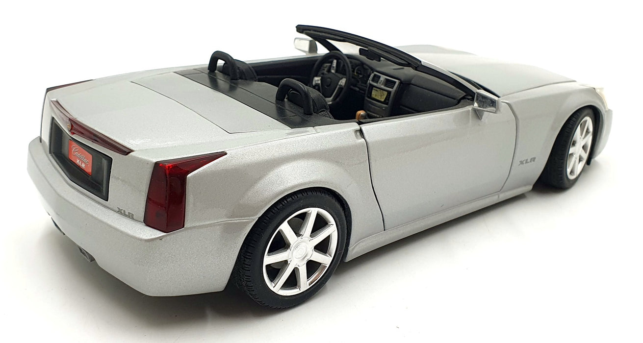 Hot Wheels 1/18 Scale Diecast 16126T - Cadillac XLR Cabriolet - Silver