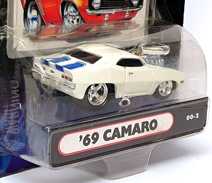 Muscle Machines 1/64 Scale 71161 00-2 - 1969 Chevrolet Camaro - White/Blue
