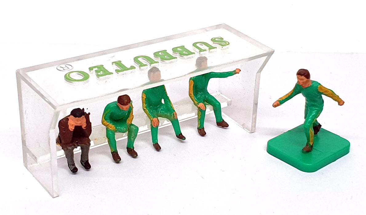 Subbuteo 61139 & 61208 - All Weather Bench & Outside Broadcasting Unit
