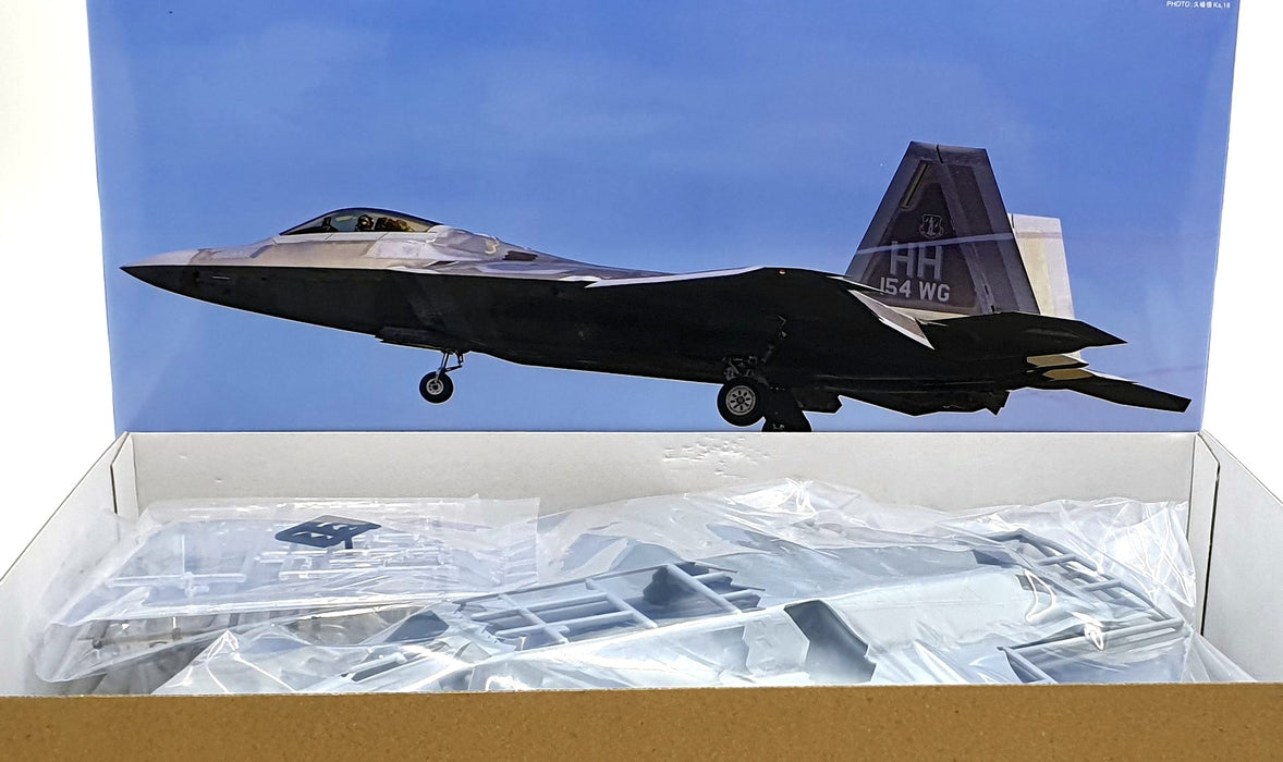 Hasegawa Kits 1/48 Scale 07555 - F-22 Raptor 'Hawaii ANG' Aircraft