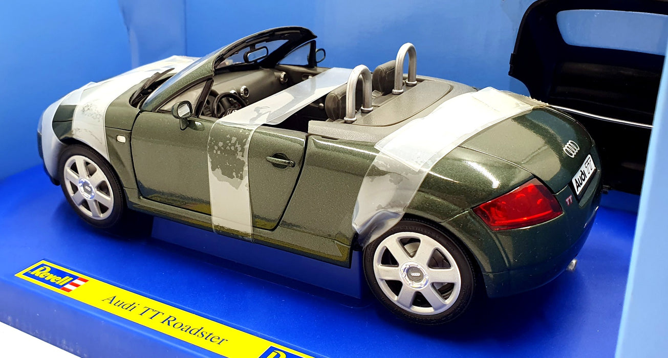 Revell 1/18 Scale Diecast 08979 - Audi TT Roadster - Green