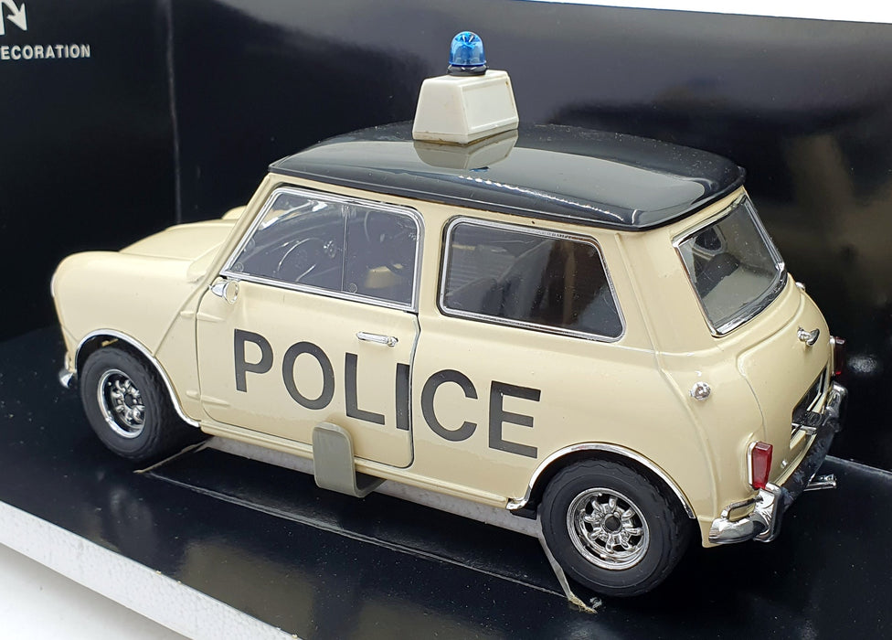 Solido 1/18 Scale Diecast  7190-4 - Mini Cooper Police - Cream/Black