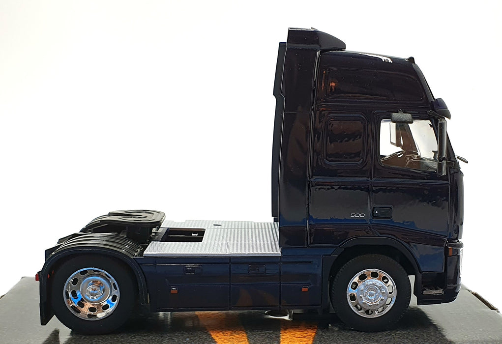 Welly 1/32 Scale 32630W - Volvo FH12 Transporter - Black