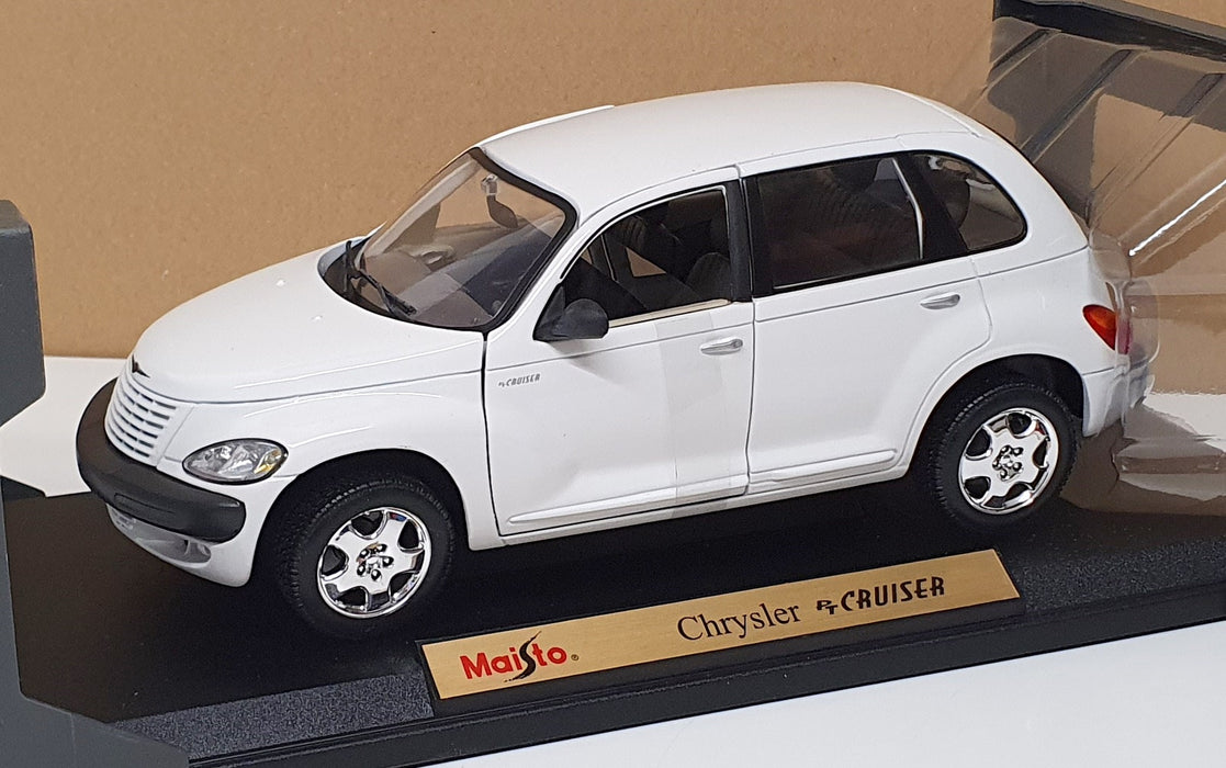 Maisto 1/18 Scale Diecast 31895 - Chrysler PT Cruiser - White