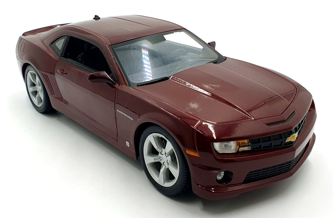 Maisto 1/18 Scale Diecast 16126K - 2010 Chevrolet Camaro SS - Met Red