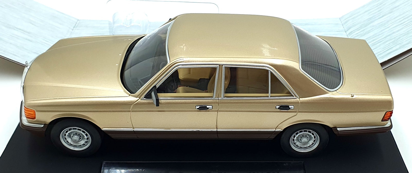 MCG 1/18 Scale Diecast MCG18548 - Mercedes-Benz S Class W126 - Met. Beige