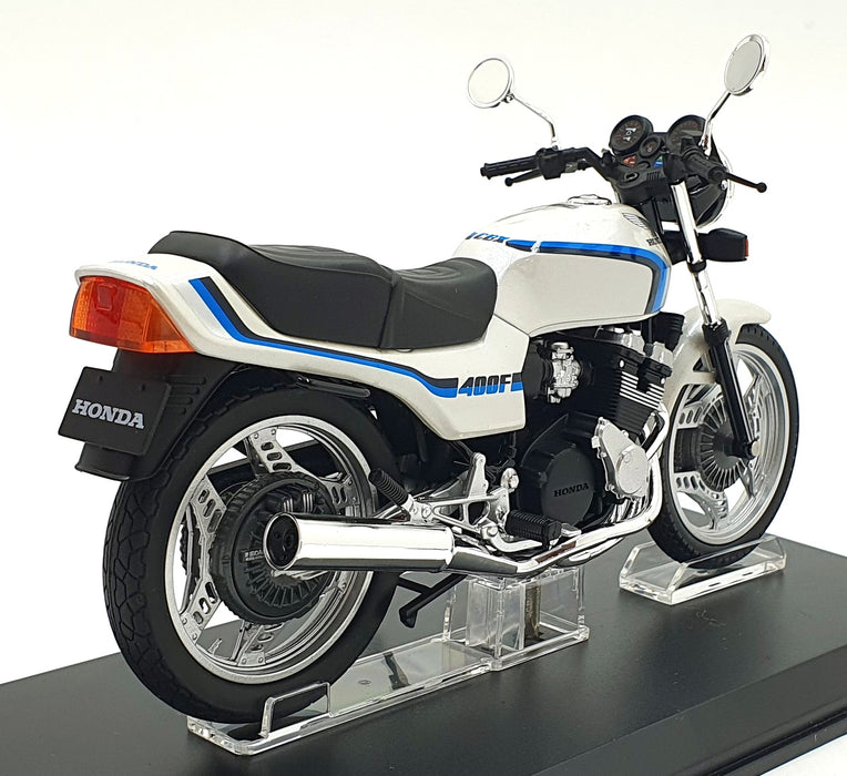Aoshima 1/12 Scale 11201-4200 - Honda CBX400F Motorbike - White