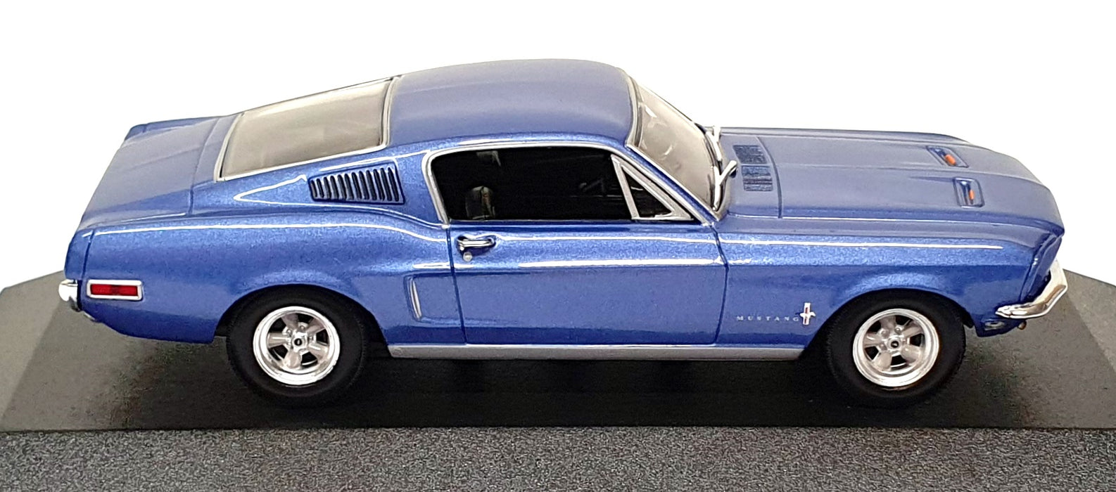 Minichamps 1/43 Scale 400 082021 - 1968 Ford Mustang - Blue