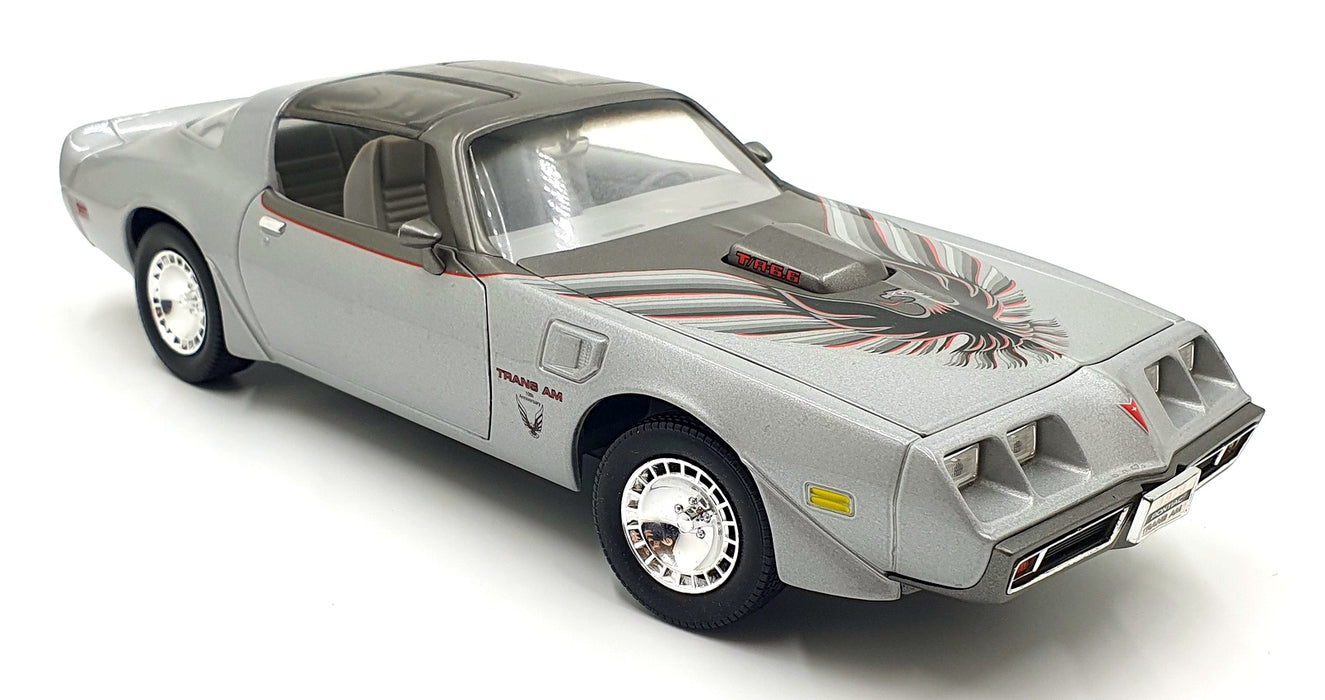Road Signature 1/18 Scale Diecast 14126W - 1979 Pontiac Firebird - Silver