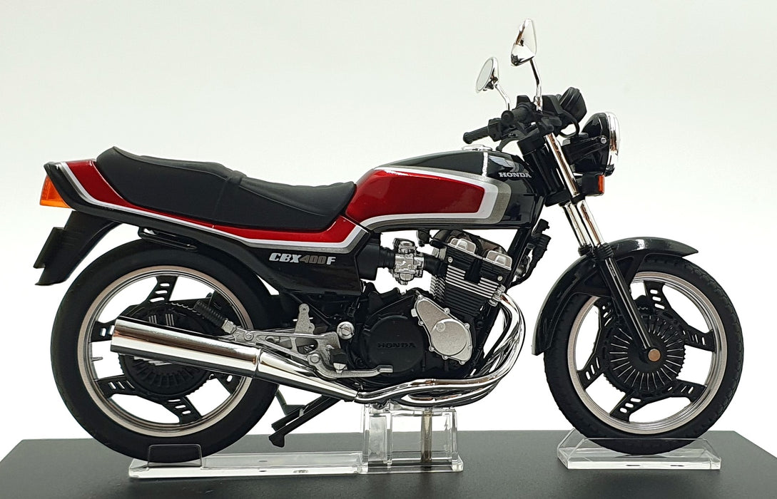 Aoshima 1/12 Scale 11199-4200 - Honda CBX400F Motorbike - Red