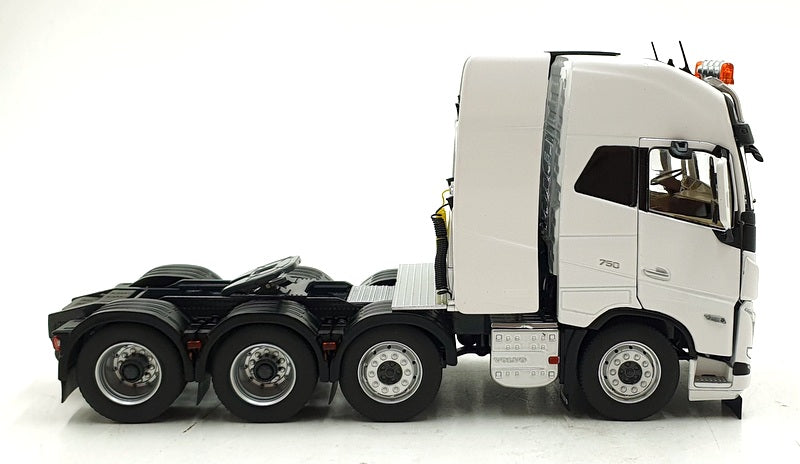 Marge Models 1/32 Scale 2322-01 Volvo FH5 8x4 Truck - Clear White