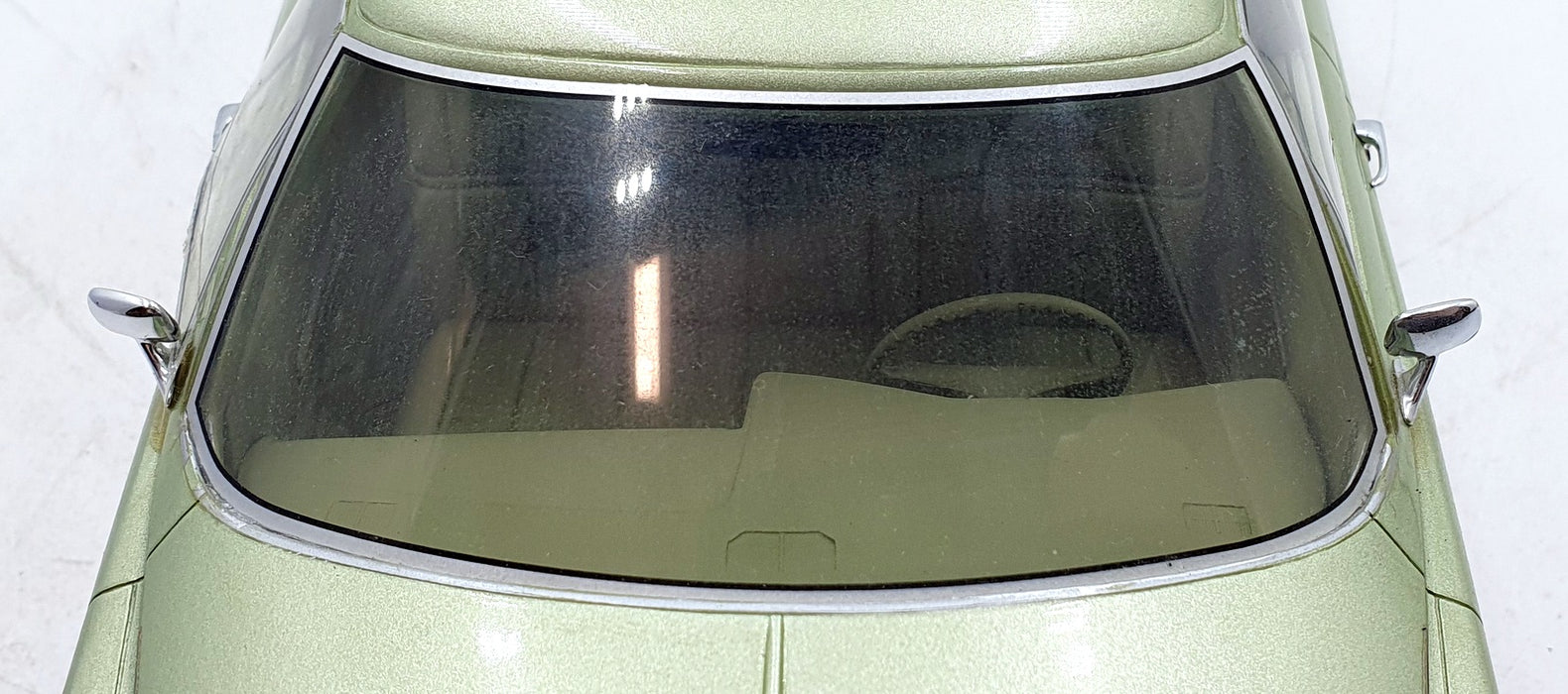 BOS Models 1/18 scale BOS094 - Buick Estate Wagon - Light Green/Wood 