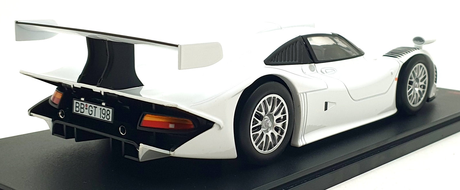 Werk83 1/18 Scale Diecast W18029005 - Porsche 911 GTI Street Version 1998